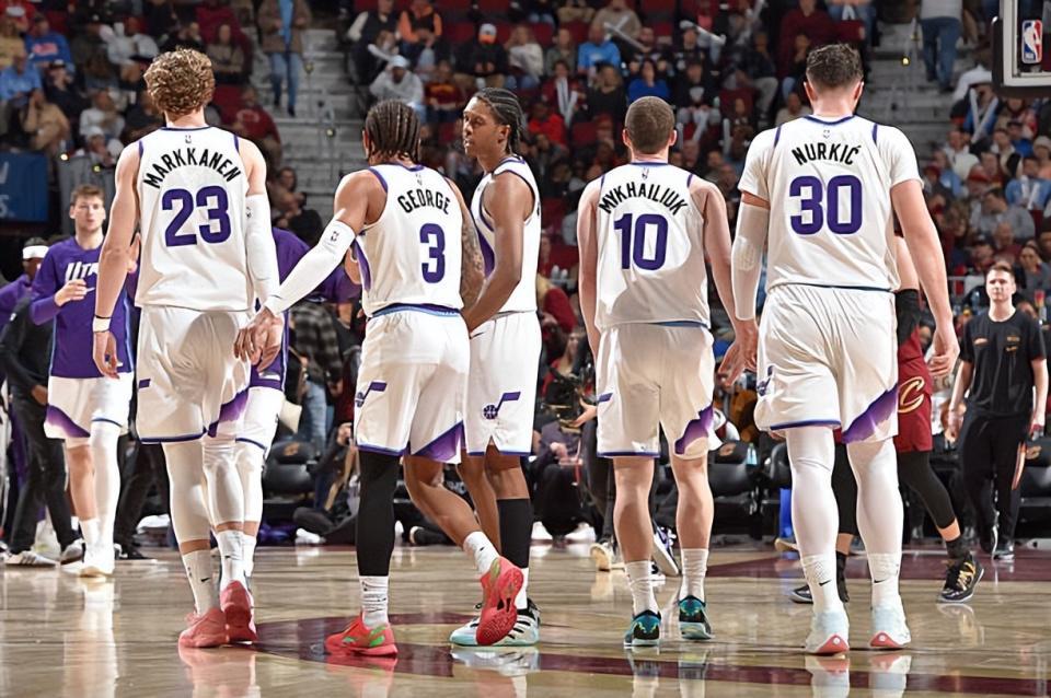 星空体育app下载-能得分能投篮能抢板，爵士内线大将会引起其他球队的关注吗？